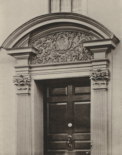 メイドストーン、ケント州、プディング・レーンのドアウェイ（モノクロ写真） (Doorway, Pudding Lane, Maidstone, Kent) 作： William Galsworthy Davie