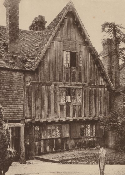 ケント州ペンシャースト、教会墓地にて（モノクロ写真） 作： William Galsworthy Davie
