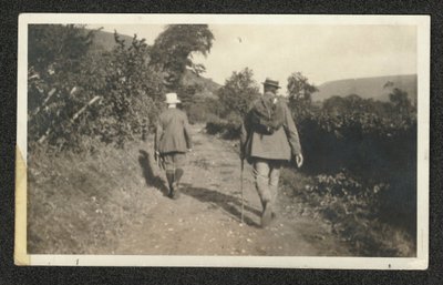 Ralph Vaughan Williams and Gustav Holst walking in the Malvern Hills, September 1921 (b/w photo)   1351368   ja       japanese Successfully Translated  Original: Seascape Translat: Seascape 1259706 ja japanese Successfully Translated Original: The Passion: 作： William Gillies Whittaker