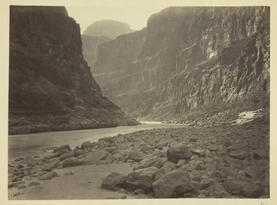 コロラド川、カナブ ウォッシュの河口、西を見る、1872 年。 作： William H. Bell