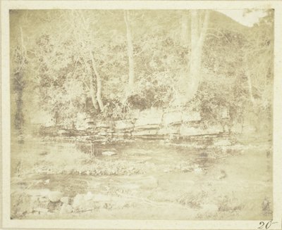 ドゥーン城のふもとを流れる山の小川 作： William Henry Fox Talbot