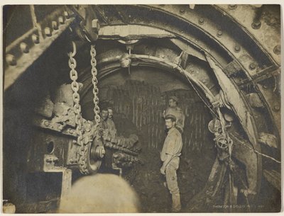 ロンドン地下鉄のセントラル線の建設 作： William Henry Fox Talbot