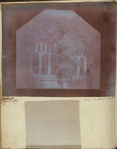 ラコック修道院の回廊の詳細 作： William Henry Fox Talbot