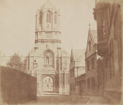 1844年9月以前、クライストチャーチのゲート。 作： William Henry Fox Talbot