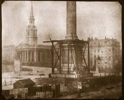 建設中のネルソンの柱、1841年頃（カロタイプネガからの塩紙印刷） 作： William Henry Fox Talbot