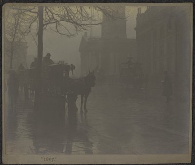 トラファルガー広場 作： William Henry Fox Talbot