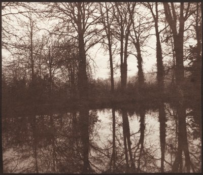 池に映る冬の木々 作： William Henry Fox Talbot