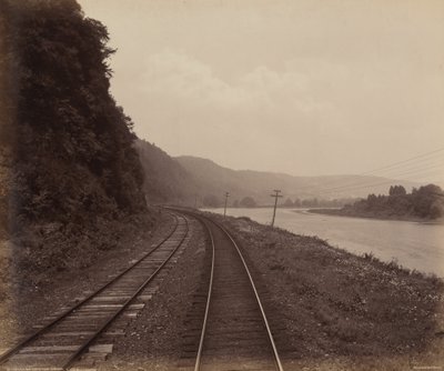 タワンダ近郊、ヘムロック・ラン・カーブ。1895年（写真） 作： ウィリアム・ハーマン・ラウ