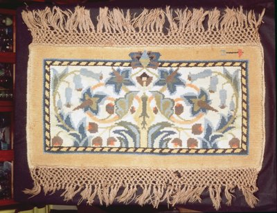 「ハマースミスラグ」、1880年頃（ウール） 作： William Morris
