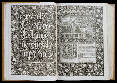 1896年にケルムスコット・プレスから出版された「ジェフリー・チョーサーの作品」のタイトルページと口絵（木版画） 作： William Morris