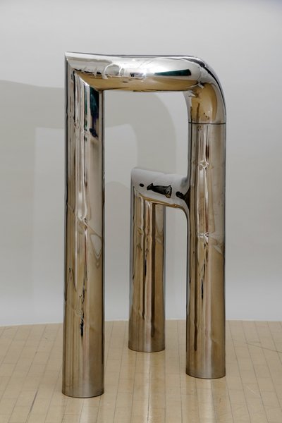 ツー・ミトレス、トライポッドシリーズIV 作： William Pye