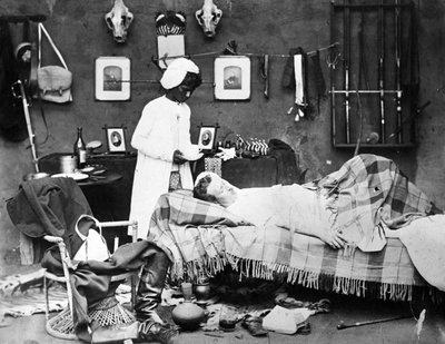 1870年代頃、ご主人のインドに早朝のお茶を運んだ少年 作： Willoughby Wallace Hooper