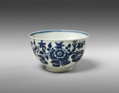 茶碗、c。 1770-1783（転写印刷付きのソフトペースト磁器） 作： Worcester Porcelain Manufactory