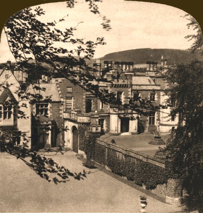 ウォルタースコット卿の家、スコットランド、1896年。 作： Works and Sun Sculpture Studios