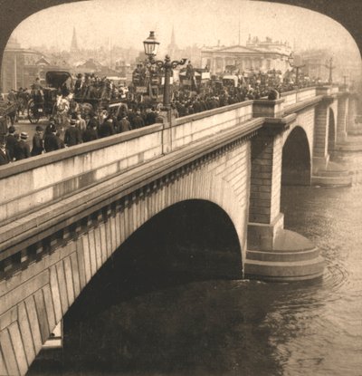 ロンドン橋、ロンドン、イギリス、1901。 作： Works and Sun Sculpture Studios
