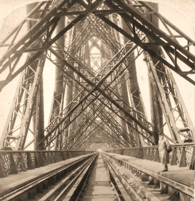 グレートフォースブリッジ、スコットランド、1896年。 作： Works and Sun Sculpture Studios