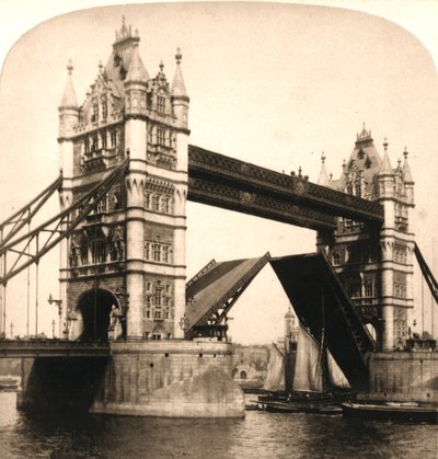 新しいタワーブリッジ、ロンドン、1896年。 作： Works and Sun Sculpture Studios