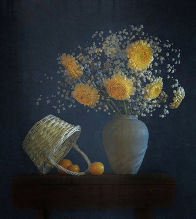 ほっこりとした静物画「ブルーム」 作： Yinan F.