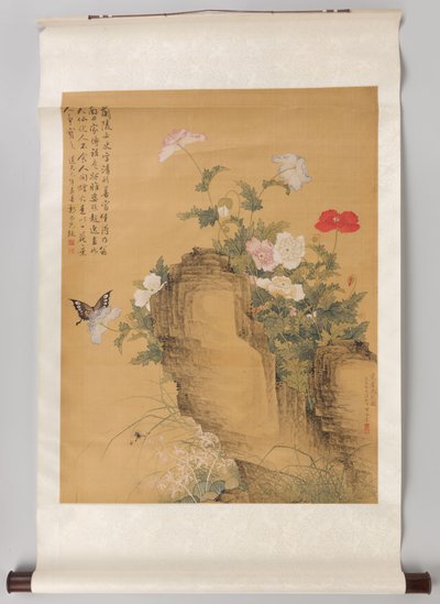 ポピーと蝶と猫の掛け軸（上部） 作： Yun Bing