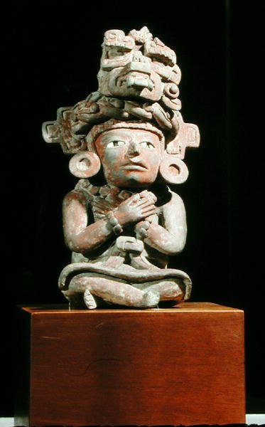 サポテカ族の「13匹の蛇」の女神をかたどった葬儀用壷 600～900年頃（陶製） 作： Zapotec Zapotec