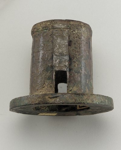 チャリオットフィッティング：アクスルキャップ（ブロンズ 作： Zhou Dynasty Chinese School
