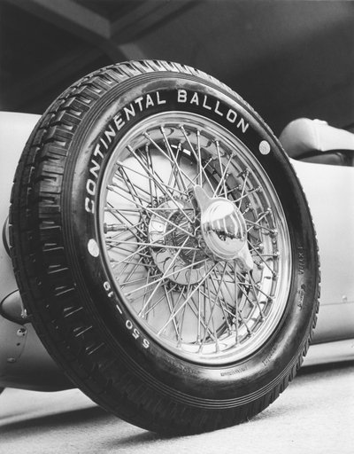1934-1935年頃、1911年製オート・ユニオンレーシングカーの前輪 作： ゾルタングラス