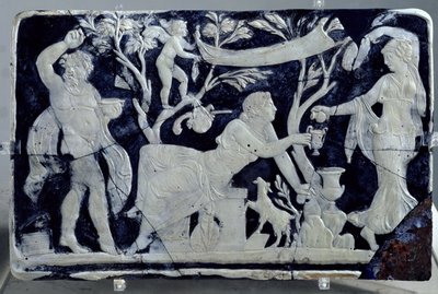 ヴィーナスのトイレ、従者とディオニュソスを描いたカメオ（ガラス 作： Hippolyte Lalaise Devéria