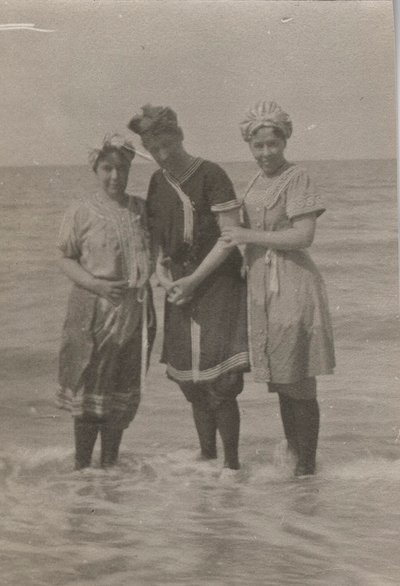 1911年9月、ホールゲートの海水浴場の詳細（モノクロ写真 作： Hippolyte Lalaise Devéria