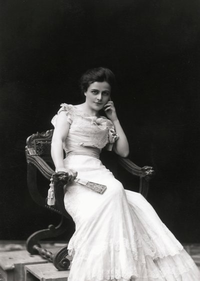フェミニンなポートレート 作： Henry Charles Fehr