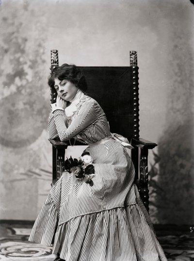 フェミニンなポートレート 作： Henry Charles Fehr