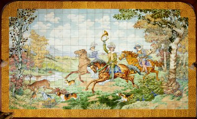 インテリア ビュー、タイル パネル、画家 Furcy Ernest Tondeur、遺言執行者 Boch Frères La Louvière、最初のパネル、3 頭の馬がいる狩猟シーン 作： . .