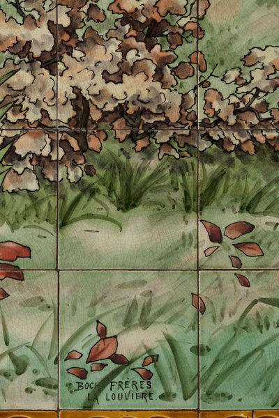 インテリア ビュー、タイル パネル、画家 Furcy Ernest Tondeur、執行者 Boch Frères La Louvière、2 番目のパネル、詳細 作： . .