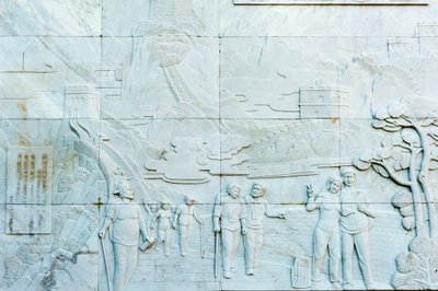 中華人民共和国 万里の長城 金山嶺の人々を描いた大理石のレリーフ 作： Frederick (attr. to) Barnard