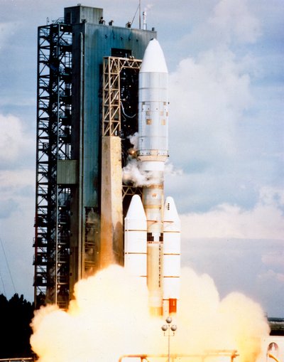 宇宙船、アメリカ、ボイジャー 探査機ボイジャー1号の打ち上げ、9月5日 作： Frederick (attr. to) Barnard