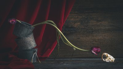 ダーク・フローラル・スカル 作： 