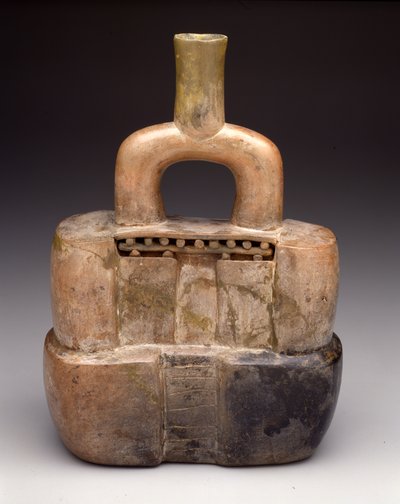 寺院の形をしたあぶみ型の容器、初期の地平線、紀元前900〜200年頃（セラミック） 作： culture Cupisnique