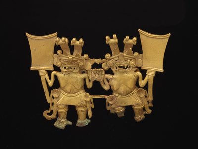 2体のペンダント、c.700-1520（金-銅合金トゥンバガ） 作： culture Diquis