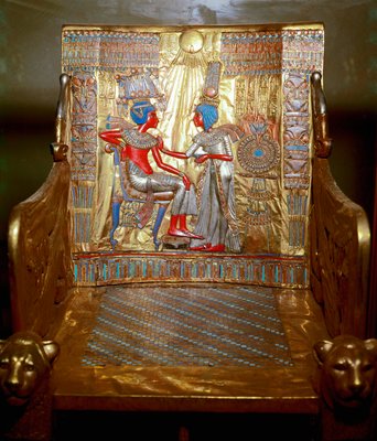 エジプトの古代史：ツタンカーメンが描いた黄金の木でできたトローンは