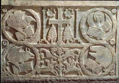 聖マタイの天使、聖マルコのライオン、聖ルカの雄牛、聖ヨハネの鷲という4人の福音書記者（テトラモルフ）のシンボルが描かれたストゥーコのディテール