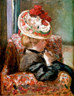 花のソファに座っている麦わら帽子の女性。ピエール・ボナールの絵画