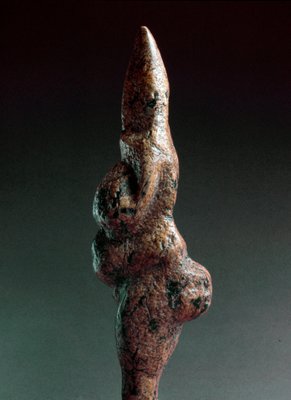 先史時代。サヴィニャーノのヴィーナスは、1925年にサヴィニャーノ