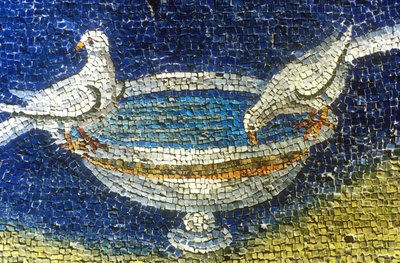 ハトを飲む イタリア ラヴェンネのガラプラキディア 390 450 の霊廟のモザイク 5世紀 初期キリスト教美術 1990年に撮影した写真