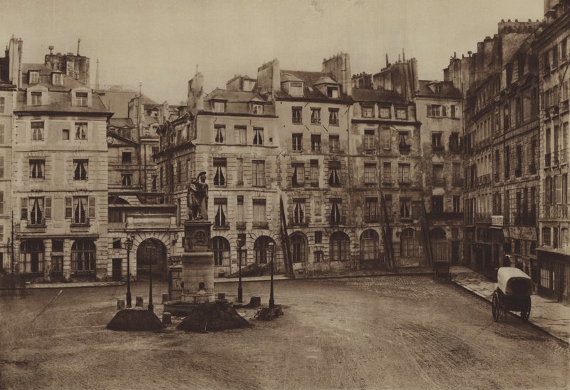 1875年に一部が取り壊されたドーフィネ広場（モノクロ写真 作： （後）フランスの写真家