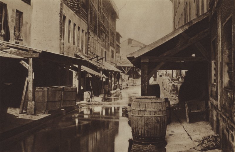 Bievre川沿いのタンナー（モノクロ写真 作： （後）フランスの写真家