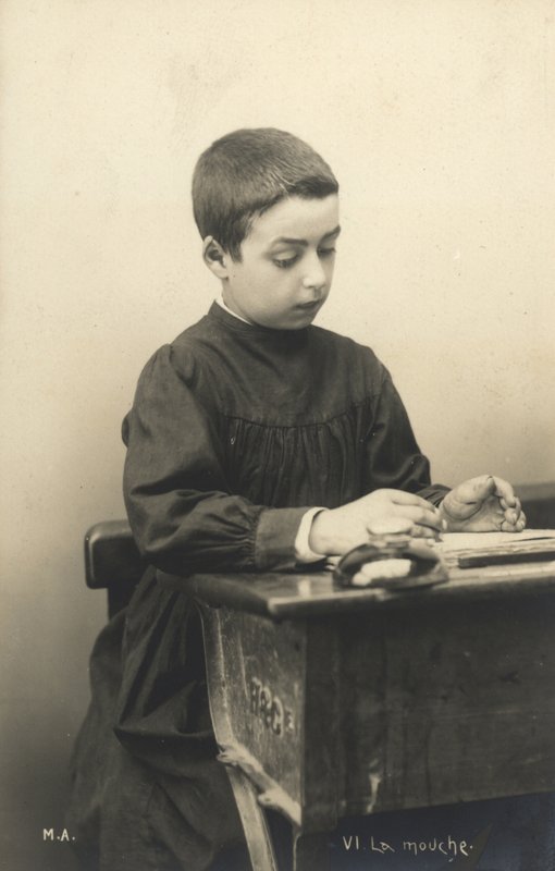 机の子 作： フランスの写真家