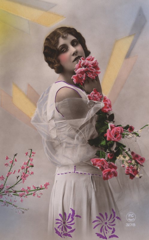 花を持つ女性 作： フランスの写真家