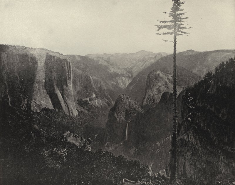 カリフォルニア州ヨセミテ渓谷の全景（モノクロ写真 作： アメリカの写真家（後）