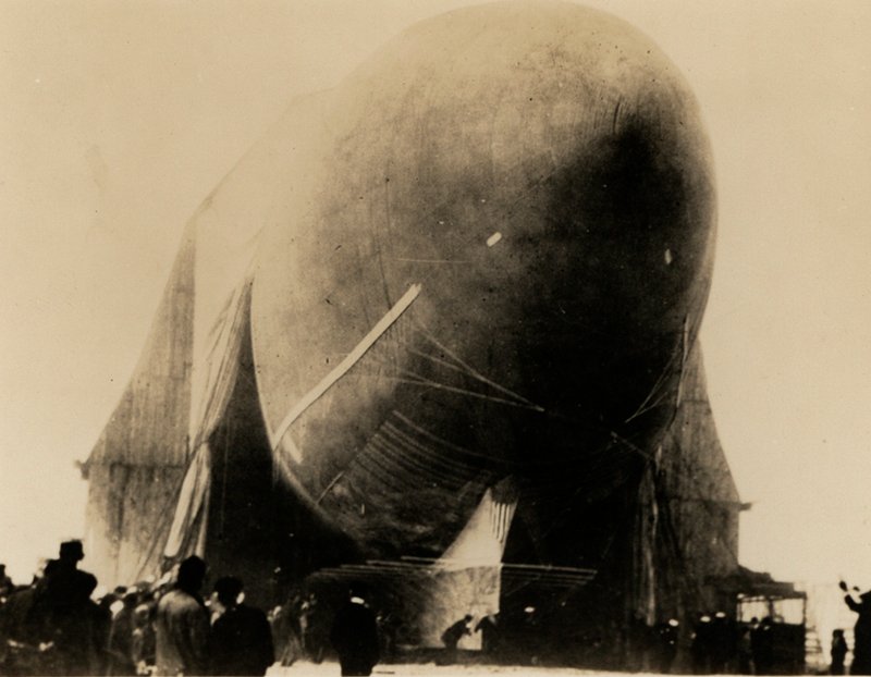 1907年6月、アメリカ号でスピッツベルゲンに戻ったウォルター・ウェルマン（モノクロ写真 作： アメリカの写真家（後）