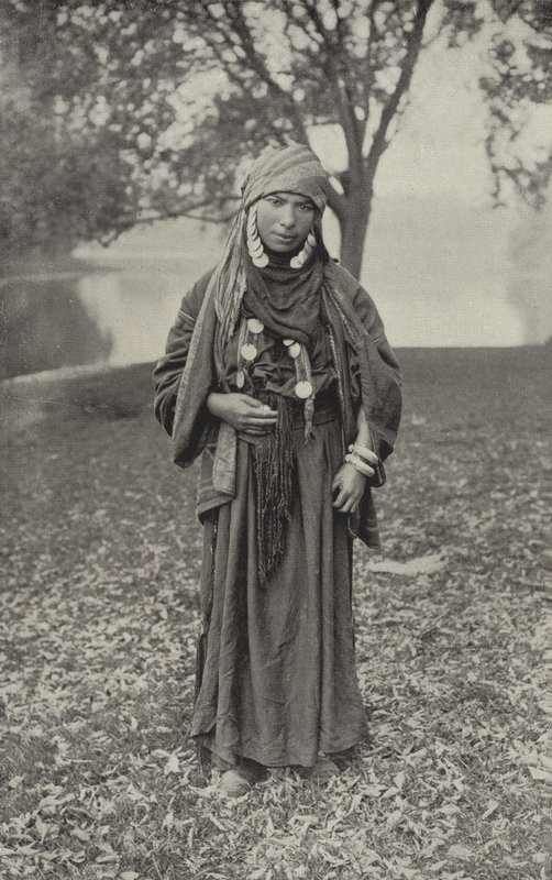 砂漠のベドウィンの女 作： アメリカの写真家