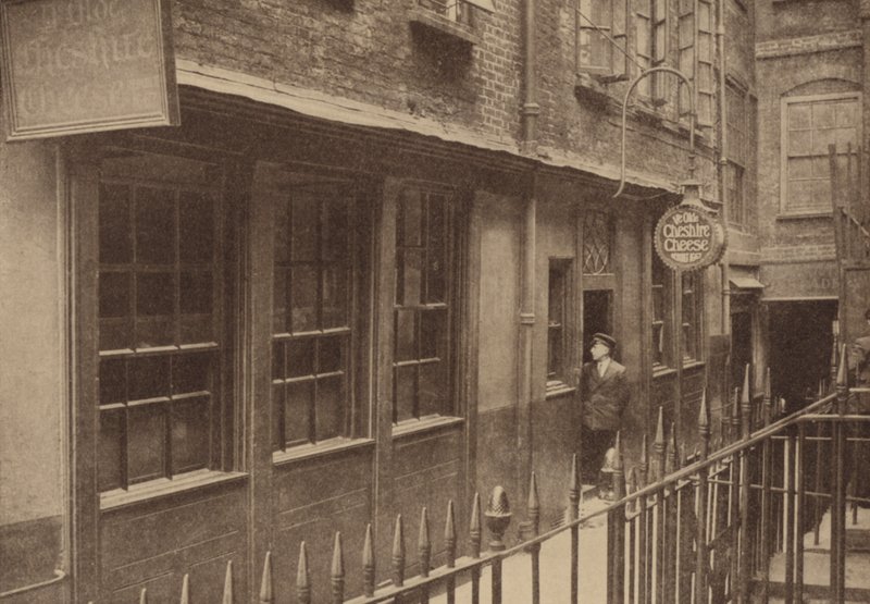 Ye Olde チェシャー チーズ パブ (白黒写真) 作： ドナルド・マクリーシュ